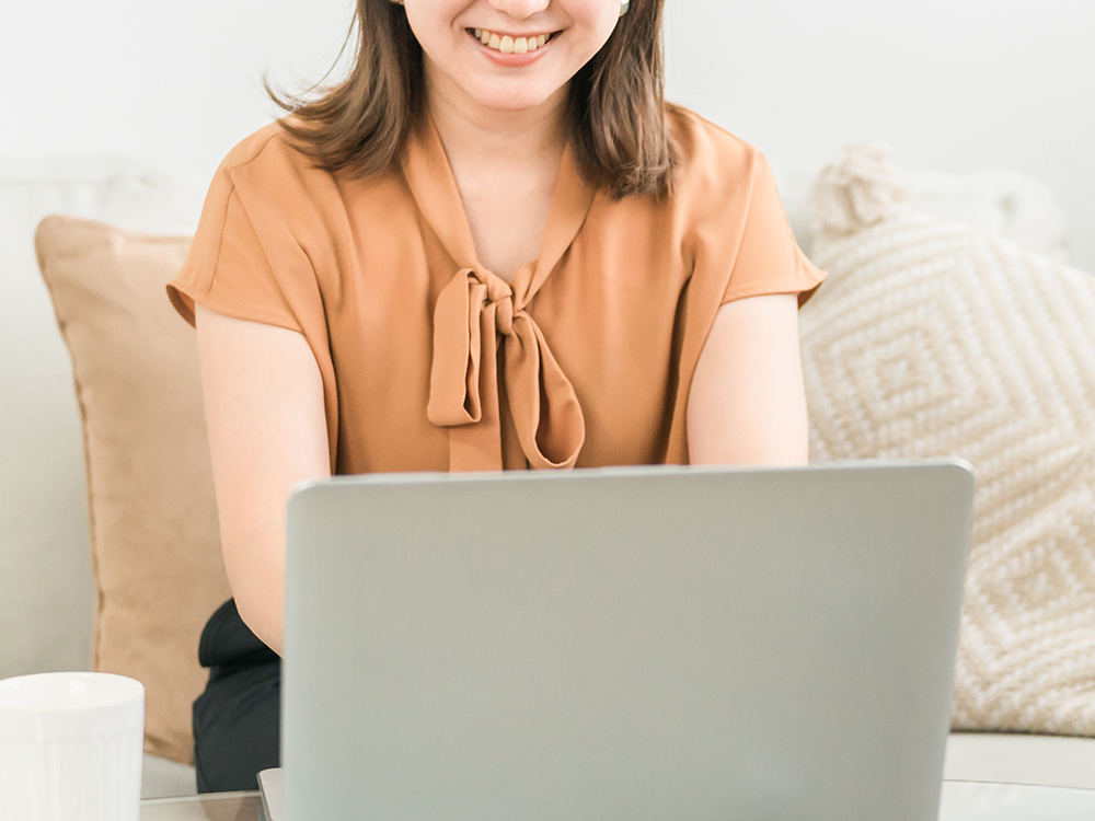 顔出し不要のチャットレディ体験談、在宅ワークで収入と自信を得た日々